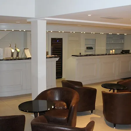 Klover Hotell 4*